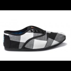 🌟5 for $25🌟 TOMS Cordones Checkered Plaid Shoes